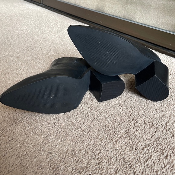 Simone Black Leather Pointed Toe Mules - Picture 6 of 7